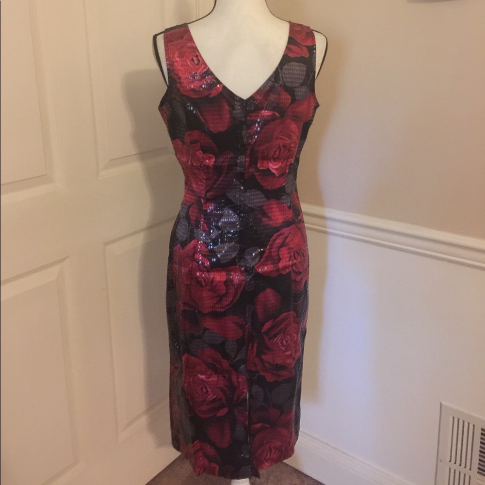 Rose Print LA BELLE Dress with rear split, size 9 - Picture 3 of 4